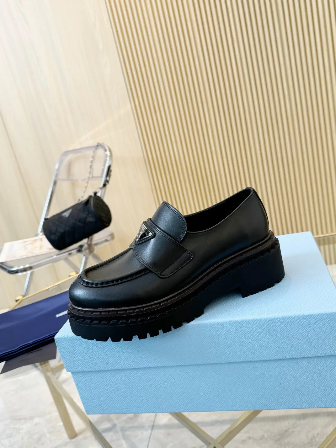 👟👟Ex-factory price 520👟👟 Women's Shoes Women's Clothing Prada/PRADA | 2024 ①No glue ②No odor ③Wireless head + full set of packaging ♺Fabric: A-grade open edge beaded cowhide ♺Buckle: Original plate molding ♺Lining: soft silk cowhide ♺Foot: soft silk cowhide ♺Packaging : Full set of original gift packaging ♺Size: Women's size 35--40